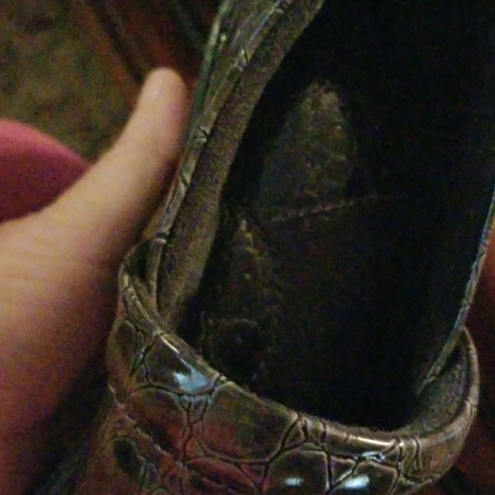 Shoes - Picture 5 of 5
